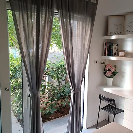 California Suite, Zona Tortona-solari-citylife, Un'oasi Nel Centro Di *